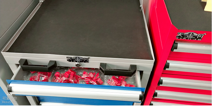 同一系列掛鉤有序存于工具柜內，不易丟失