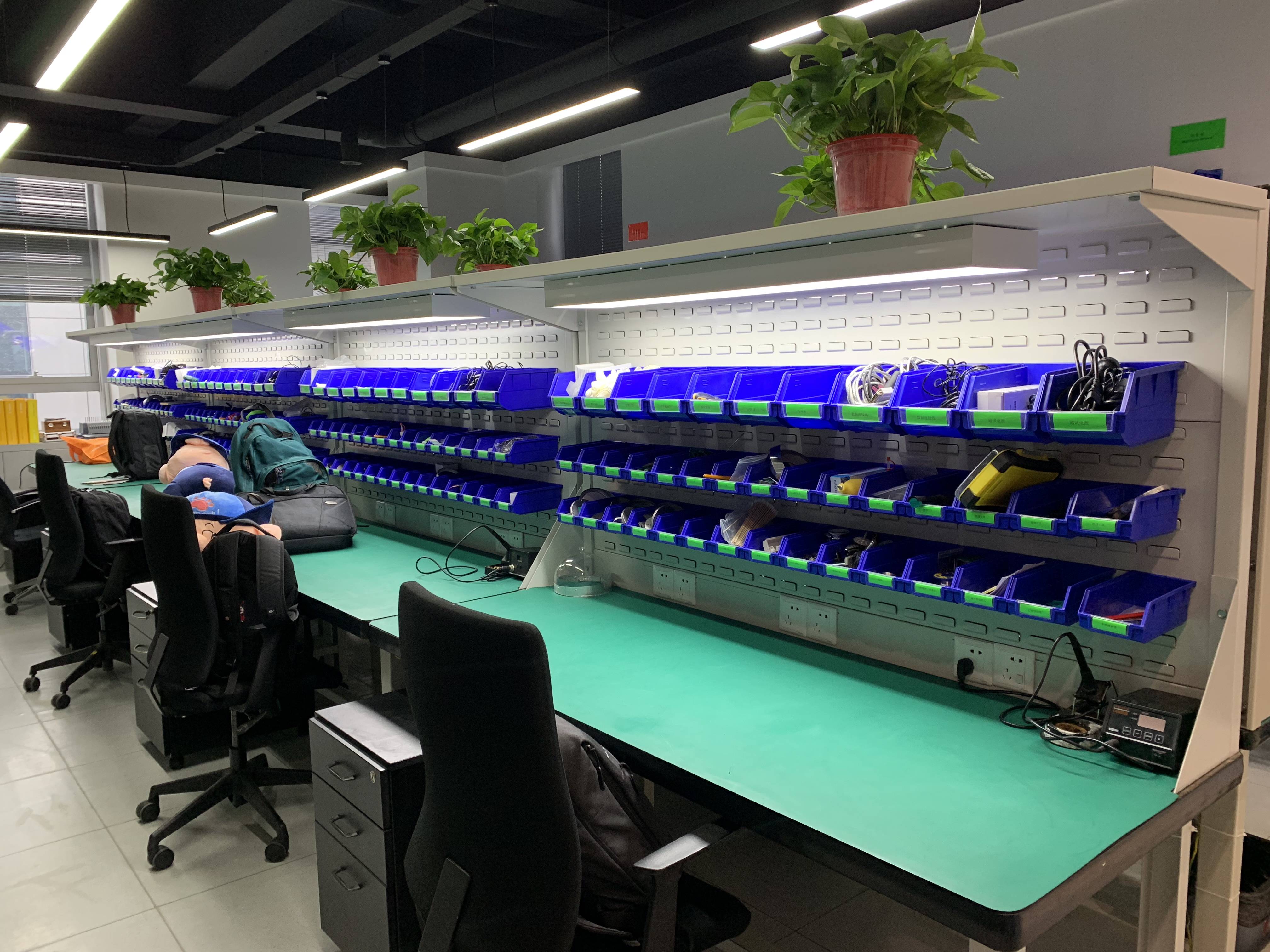 鉗工操作臺定做哪家好？