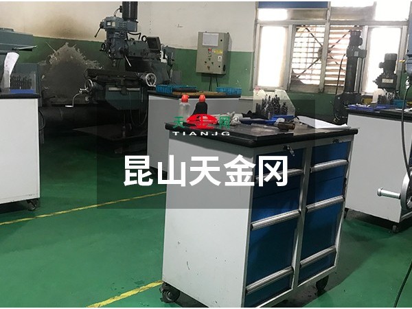 工具柜廠家哪家好，大家都選綠色環(huán)保-天金岡！