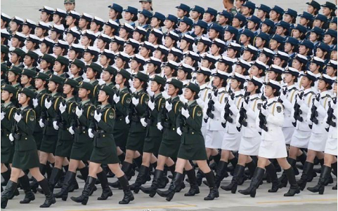 她們英姿颯爽，氣勢不凡，國之巾幗